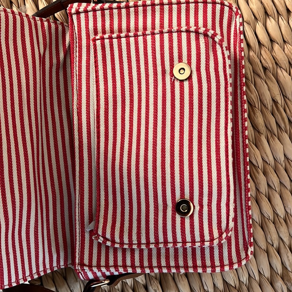Red and white striped bag brand new. Bought at Vintage Hills Boutique - Picture 3 of 4